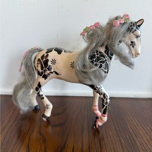 Bella Sara Flora‎ 2009 Jakks Pacific Horse mom toy figure